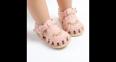 TinyPetals – Comfort & Stijl – Baby Sandalen met Bloemenborduursel Roze / 12 (6-12 Maanden) | Educatief Speelgoed