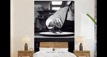 Behang - Fotobehang Chef - Garnering - Gerecht - Breedte 145 cm x hoogte 220 cm