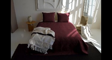 Zydante Home Bedsprei 220x240 cm – Inclusief 2 Kussenslopen 60x70 cm – 2-Persoons – Bordeaux Rood Layers