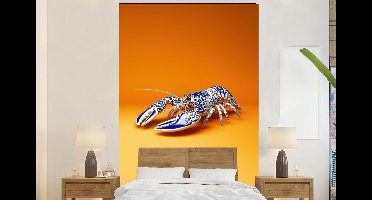 Behang - Fotobehang Kreeft - Delftsblauw - Schild - Stoer - Oranje - Breedte 145 cm x hoogte 220 cm