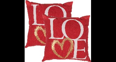 Set van 2x stuks valentijn cadeau sierkussens rood love 40 x 40 cm - Valentijnscadeaus liefde/hartjes