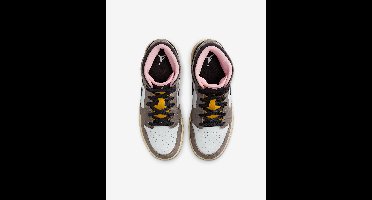 Air Jordan 1 Mid SE - Maat 38 - Wit/Cave Stone/Dark Sulfur/Oil Grey / Wit Grijs - Air Jordan 1 - Lifestyle - Kinder Sneakers voor Jongens en Meisjes