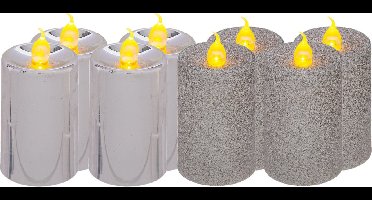 Feeric lights and christmas Kaarsen - 8x stuks - zilver - LED - H7,5 cm - glans en glitterafwerking