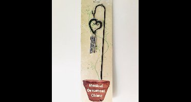 Nature's Melody windgong hart hangend op tuin prikker.9x46c0.5cm. Metalen Tuinsteker. tuindecoratie. Tuinsteker windgong met hart. U krijgt nog een windgong 7x17x2cm van sleepy hollow  gratis bij.