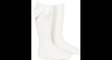 Kniekousen met strik off white 23-26 maanden. Kniekous met strik