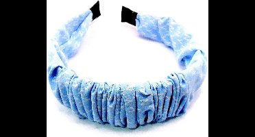 Diadeem lichtblauw met wit letter-patroon