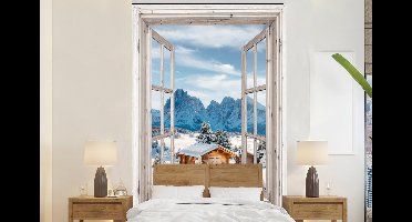 Behang - Fotobehang Winterlandschap - Huisje - Bergen - Uitzicht - Doorkijk - Natuur - Breedte 160 cm x hoogte 240 cm