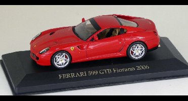 Modelauto Ferrari 599 GTB Fiorano 2006 red - Schaal 1:43