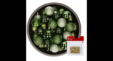 Kerstballen - 48x st - donkergroen - 6 cm - kunststof - met kerstbalhaakjes goud