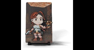 Tomb Raider FiGGYZ Magnet Collectible Lara Croft Holding Scion 11 cm