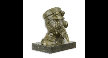 Bronzen steampunk beeld van de pestdokter