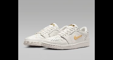 Nike Air Jordan 1 Low (W) Method of Make� Maat 40 - Sneakers - Unisex