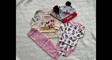 Maminobaby.nl - Minnie mouse Babygeschenkset - Pyjama, 2-delige muts,en rompertje - Babyshower - Kraamcadeau