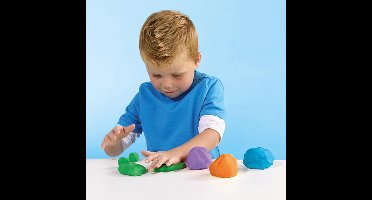 SES Creative - My First - Klei - 4 verschillende kleuren – Glutenvrij -Veilig voor Kinderen - Makkelijk Uitwasbaar - 1 tot 4 jaar