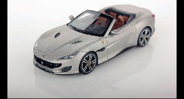 1:43 Diecast modelauto Ferrari Portofino Cabriolet Open 2018 Grey Metallic Looksmart