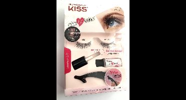 Kiss Everez Ligh Lashes 100% Natuurlijk Haar + Lijm+Applicator+Eyeliner 02/64419/KpLS04